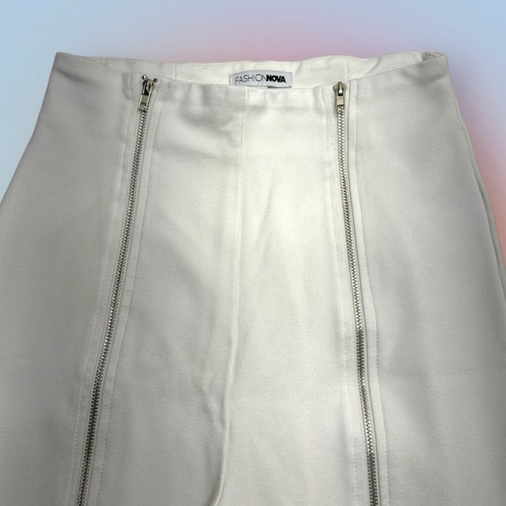 FASHION NOVA Women’s Small White Zipper Leg Flare Pant